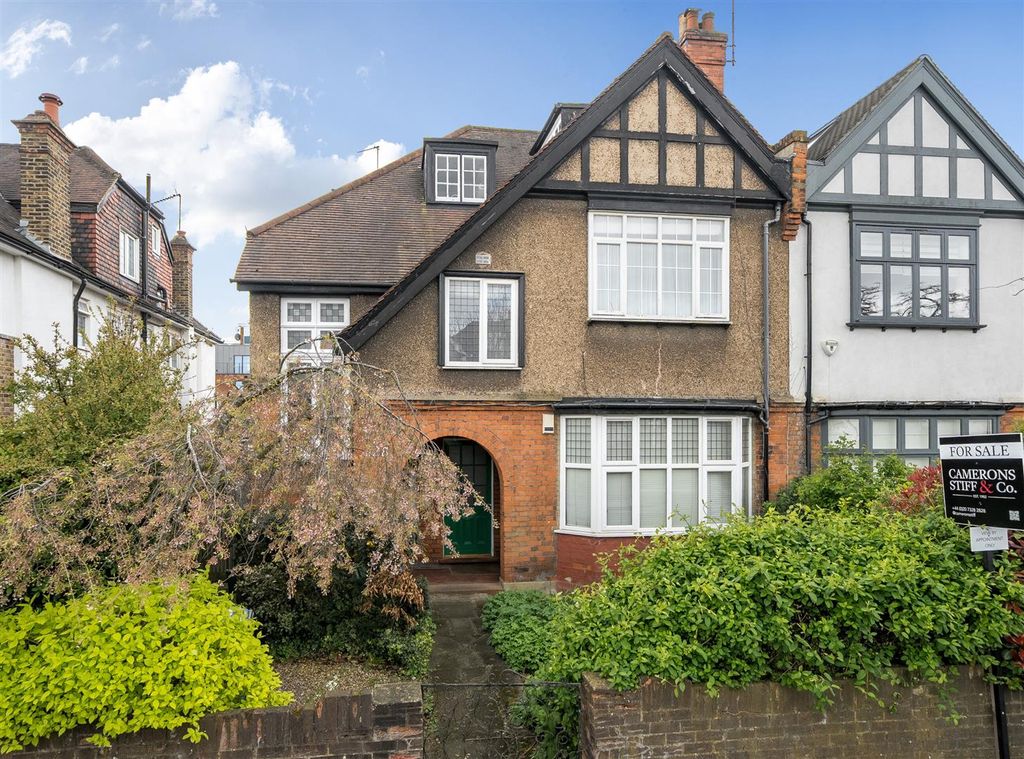 Property photo 3 of 17 19684585 (1).Jpg