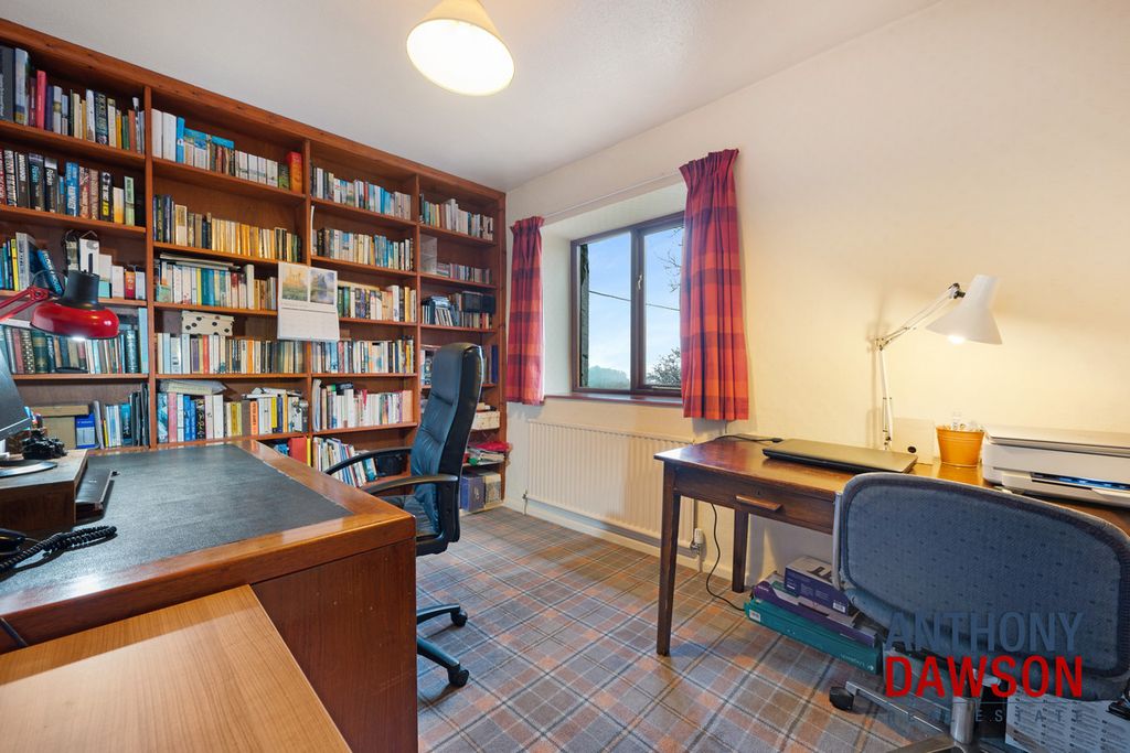 Property photo 2 of 26