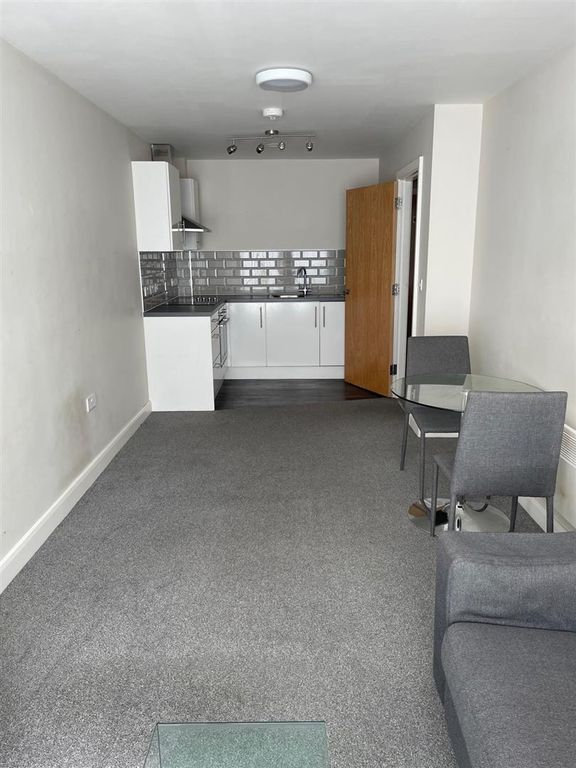 Property photo 3 of 12 2Bdf607c-Fde5-4511-91B5-3677A8B6362E.Jpg