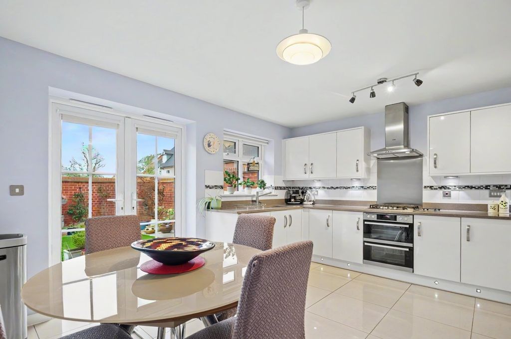 Property photo 2 of 22