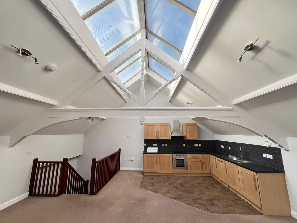 Property photo 3 of 10 Image