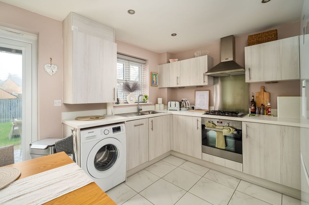 Property photo 3 of 25