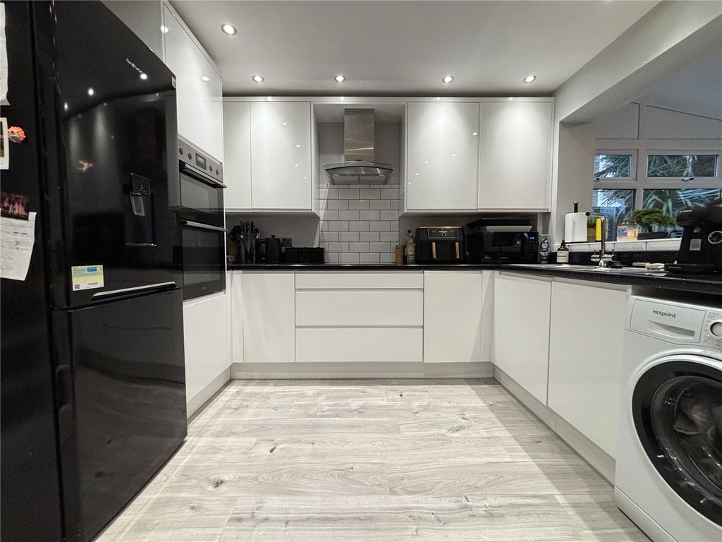 Property photo 2 of 15 Picture No. 44