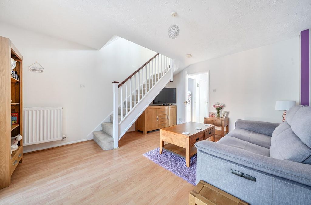 Property photo 3 of 15 Violet Close 3 (16).Jpg