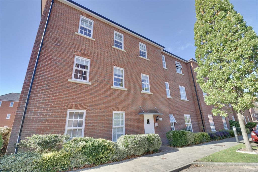 Property photo 1 of 11 Front