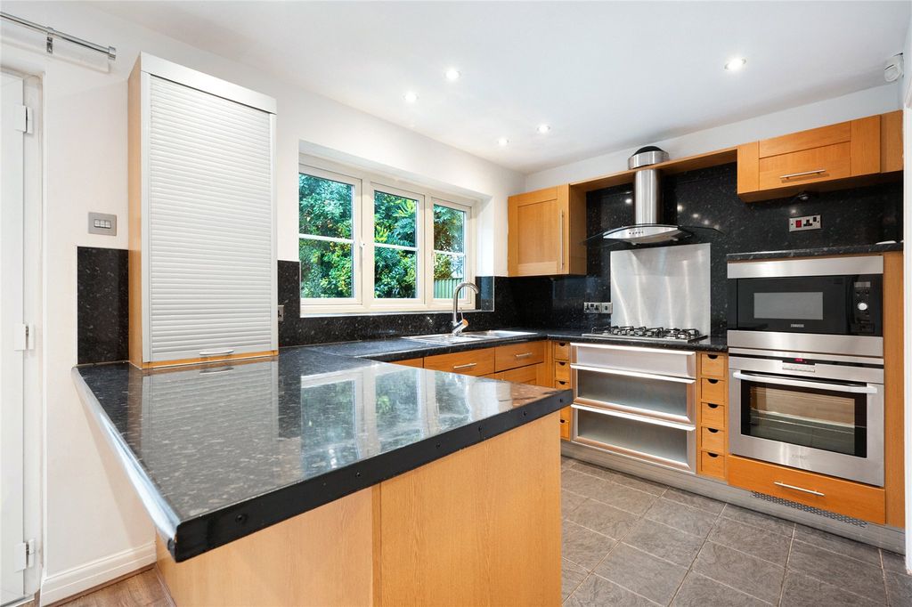 Property photo 2 of 16 Kitchen