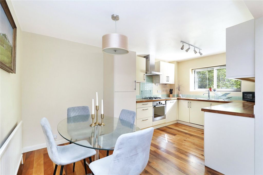 Property photo 3 of 13 Dinning Room