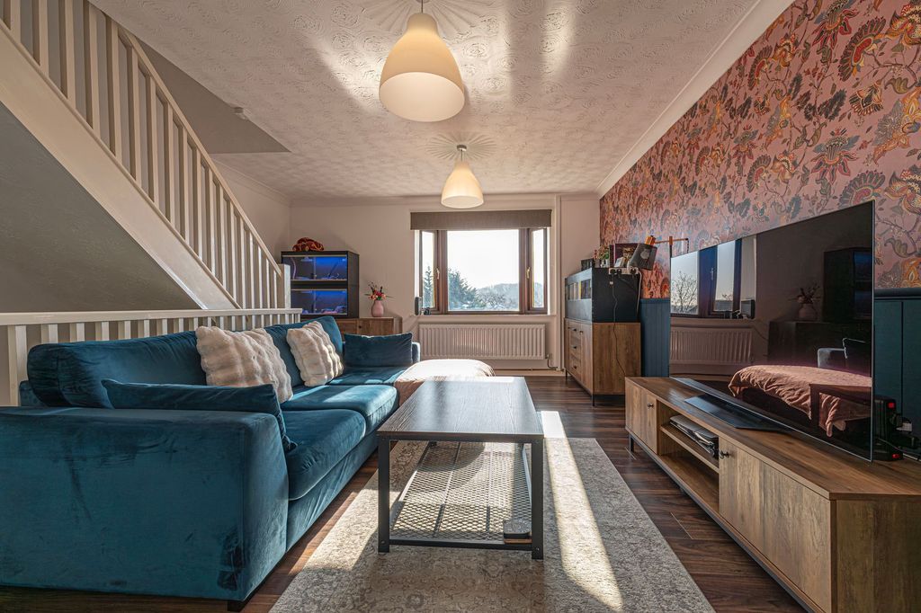 Property photo 3 of 22