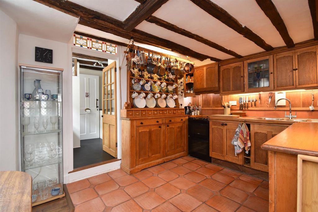 Property photo 3 of 25 Kitchen/Breakfast Room