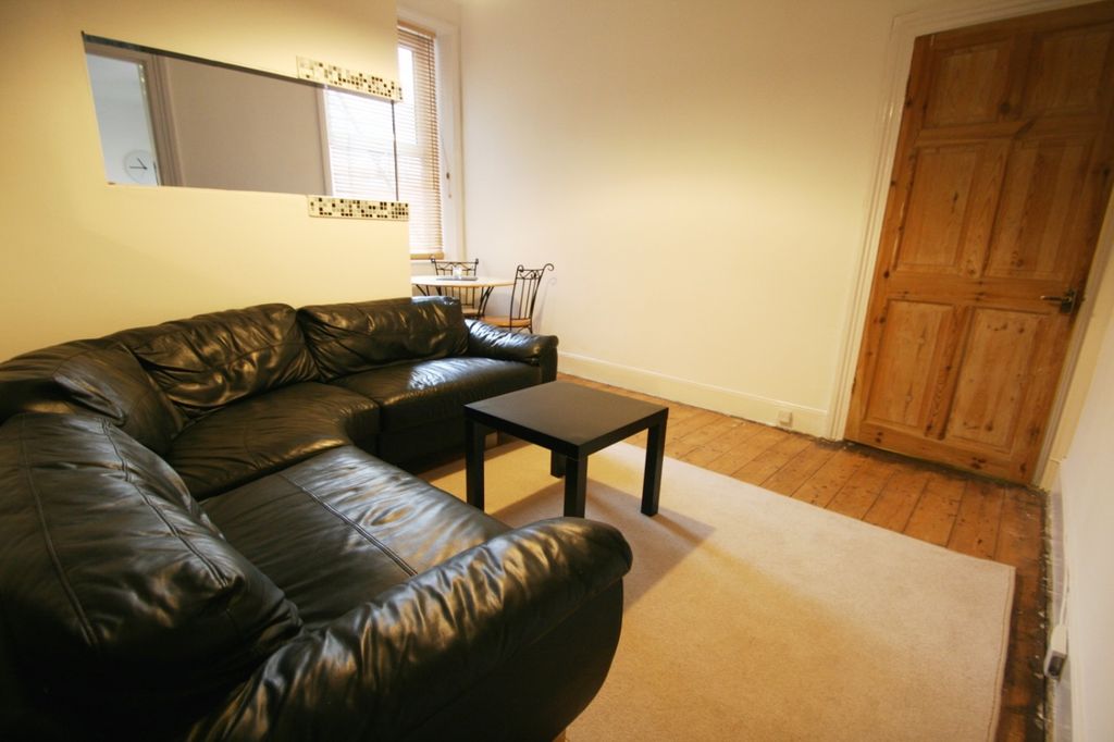 Property photo 2 of 7 Gbg112 Lounge 2