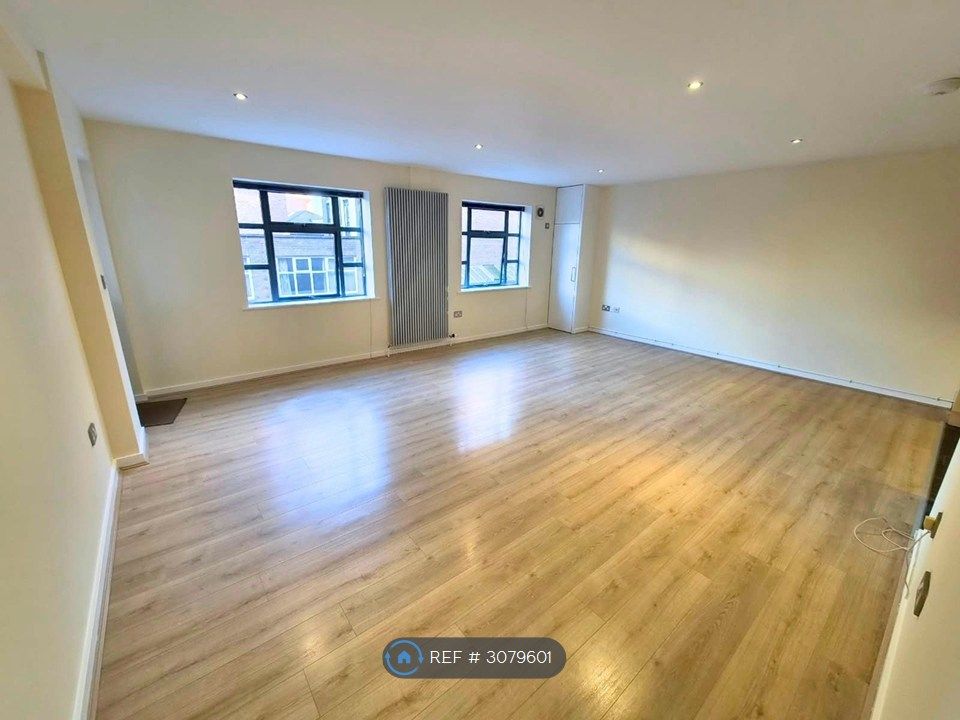 Property photo 3 of 10 Lounge