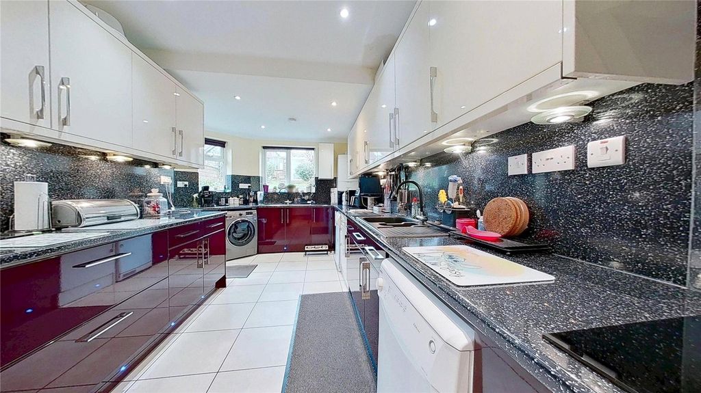 Property photo 3 of 18 Picture No. 02