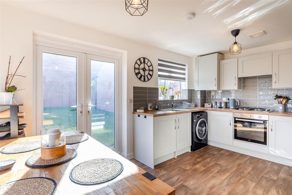 Property photo 3 of 34 8637806-Interior10v2.Jpg