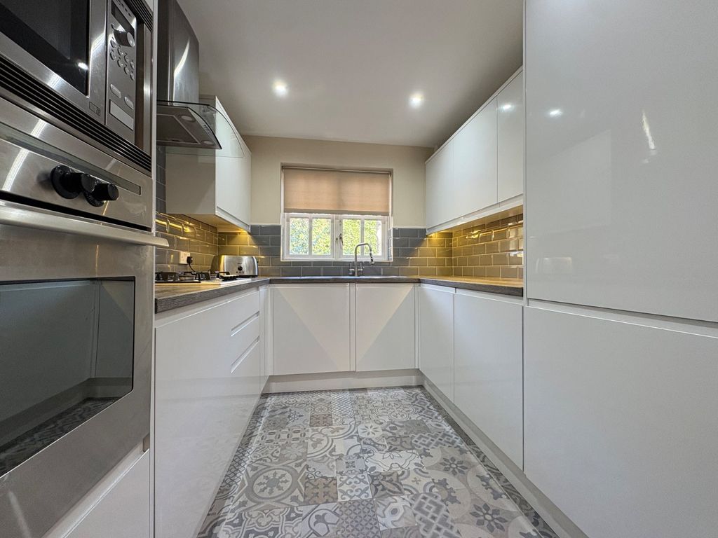 Property photo 2 of 14 Picture No. 33