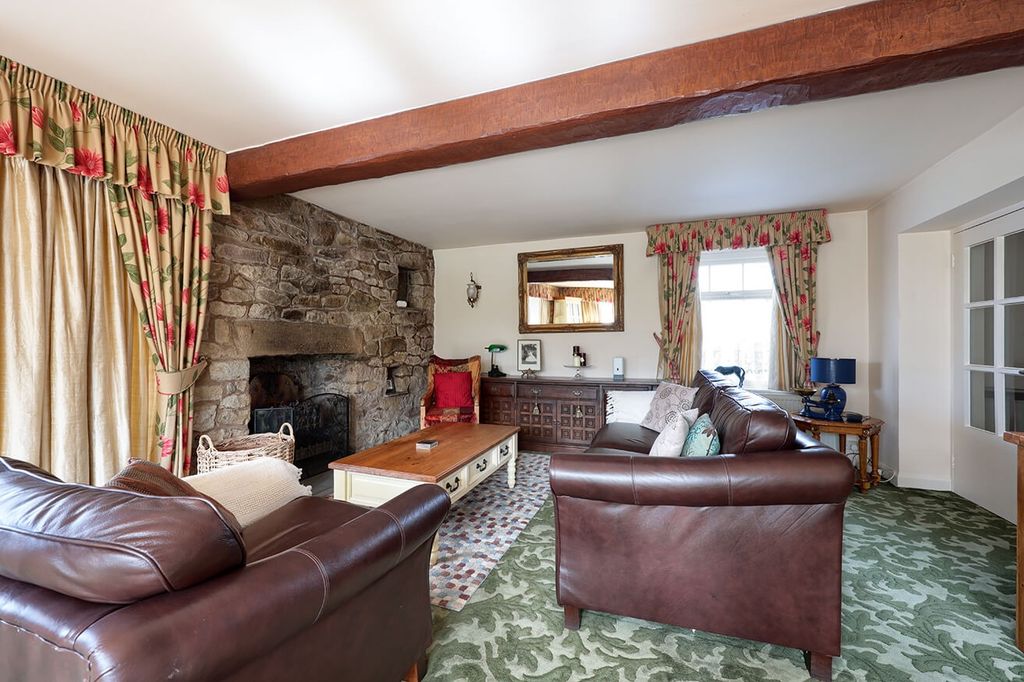 Property photo 2 of 21 4796324