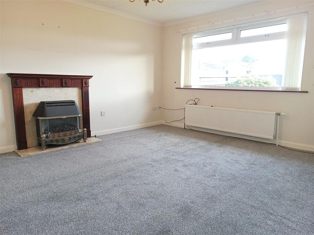 Property photo 2 of 12 Living Room 3.Jpg