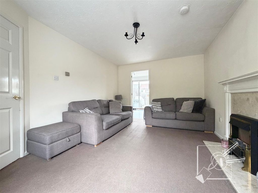 Property photo 3 of 14 Living Room