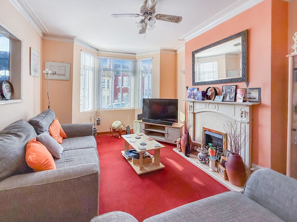 Property photo 3 of 11 Photo #3