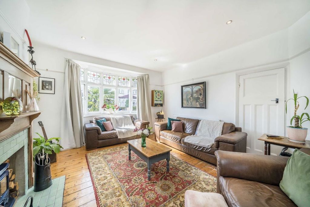 Property photo 2 of 13