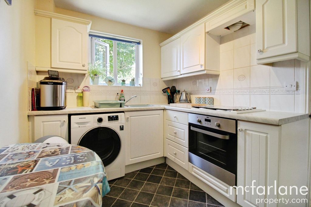 Property photo 3 of 11