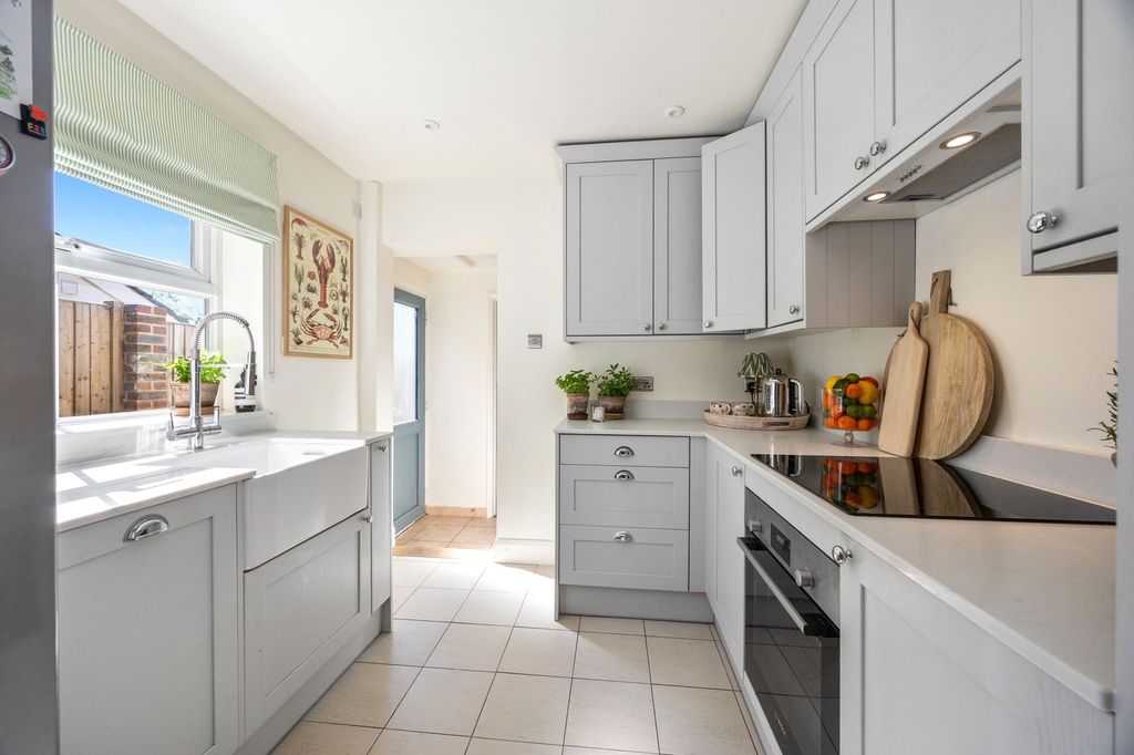 Property photo 2 of 22