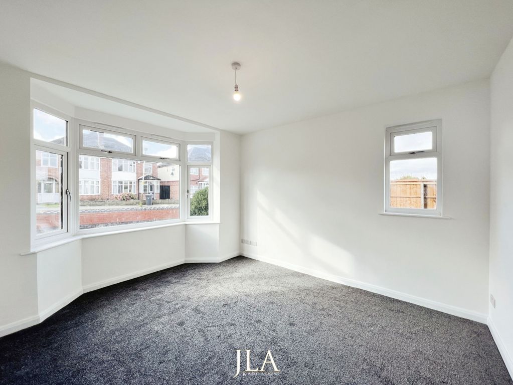 Property photo 2 of 27