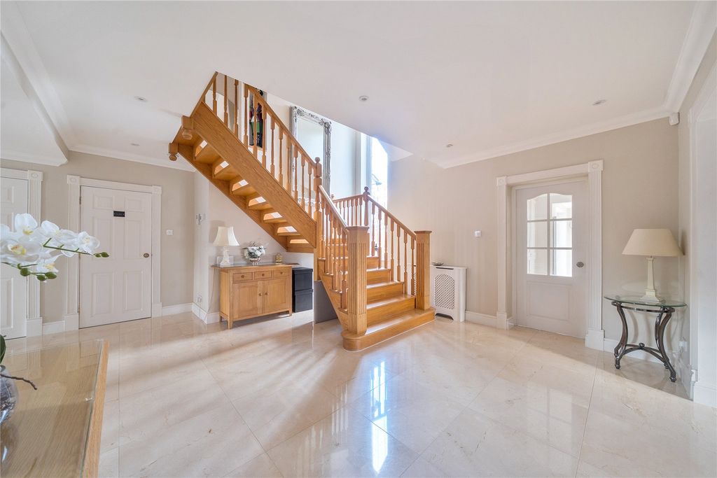 Property photo 3 of 23 Picture No. 17