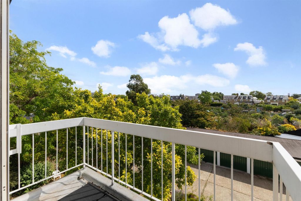 Property photo 3 of 18 113693_Flat-9-126-Castelnau-20_Low.Jpg
