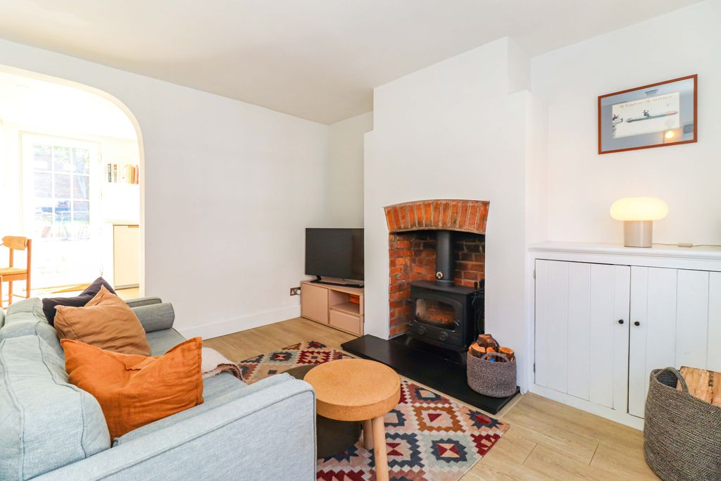 Property photo 2 of 26 Sitting Room