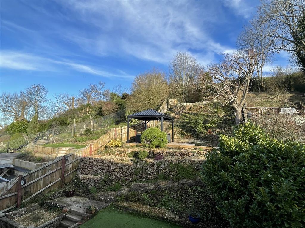 Property photo 2 of 19