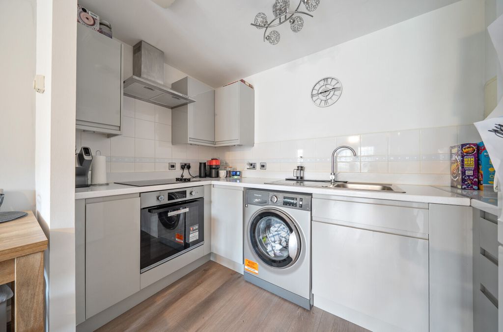 Property photo 3 of 16 1335236-10-68A2E3...