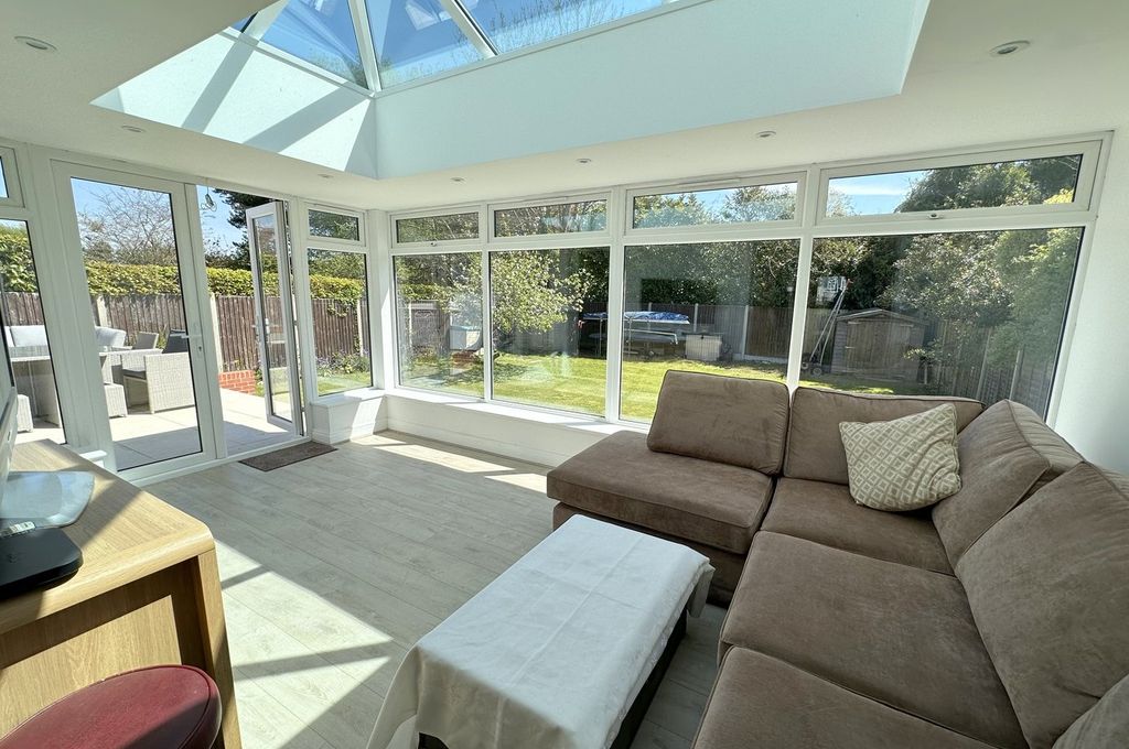 Property photo 2 of 23