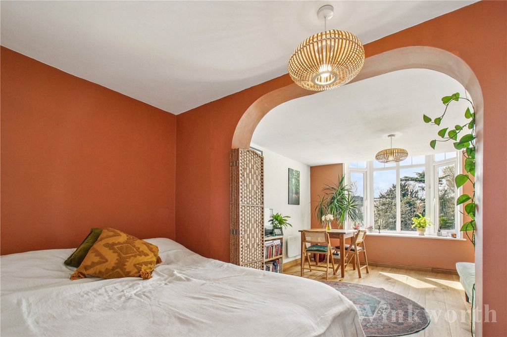 Property photo 2 of 11 Picture No. 10