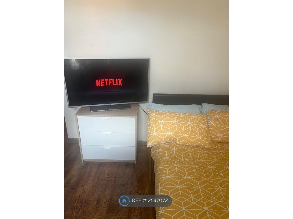 Property photo 2 of 34