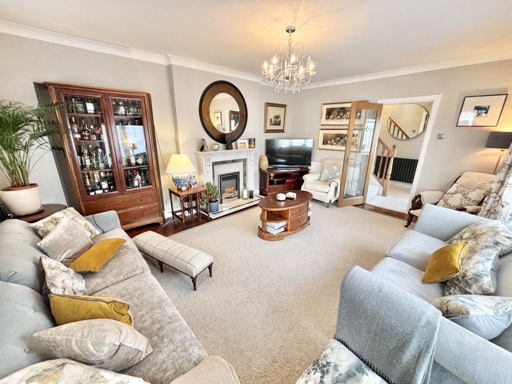 Property photo 3 of 43