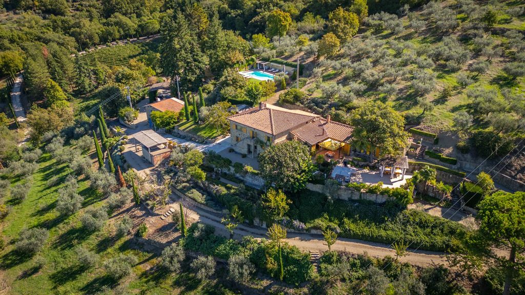 Property photo 1 of 27 Prestigious Estate Overlooking The Val di Chio