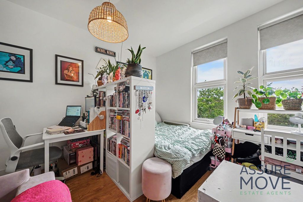 Property photo 3 of 12
