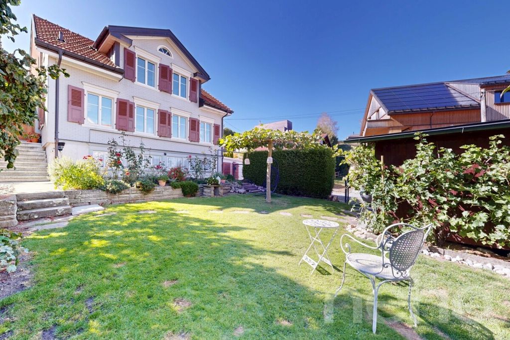 Property photo 2 of 12