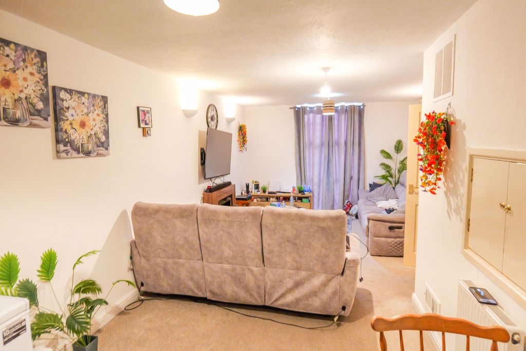 Property photo 3 of 29