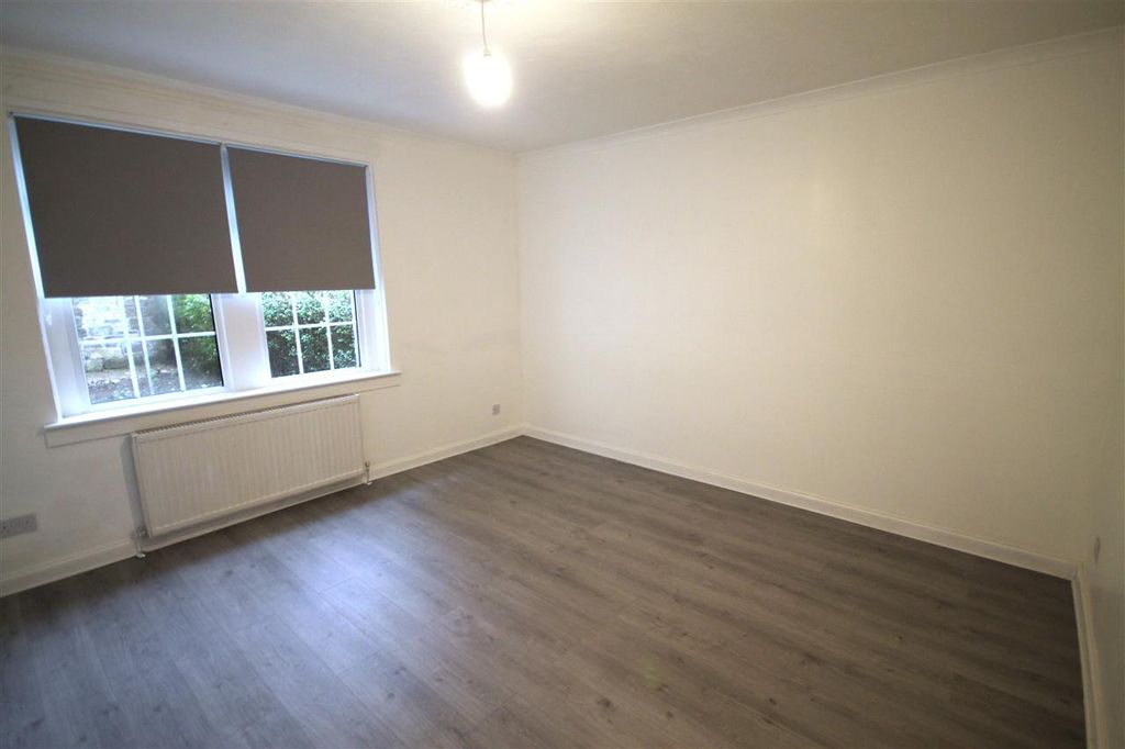 Property photo 3 of 7 Lounge