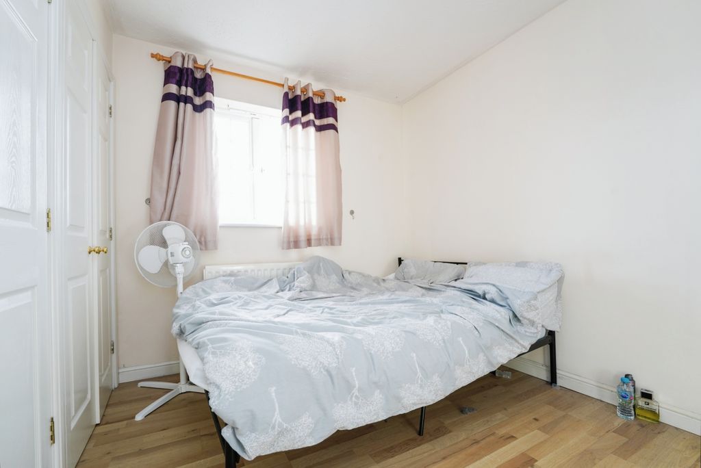 Property photo 3 of 7 3