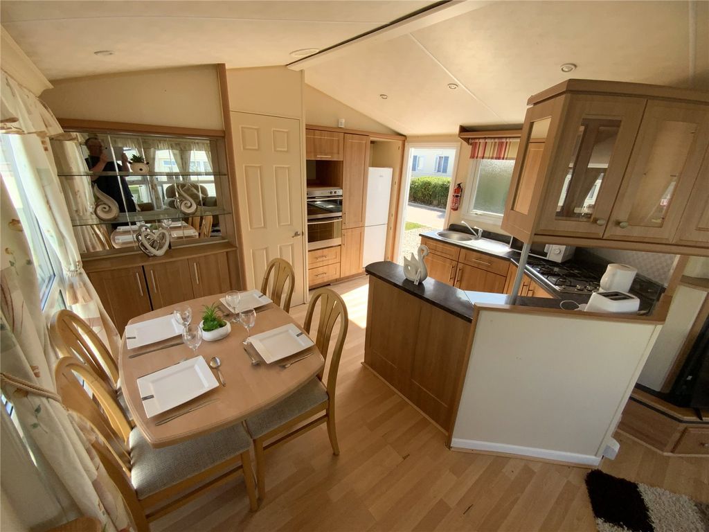 Property photo 2 of 9 Picture No. 12