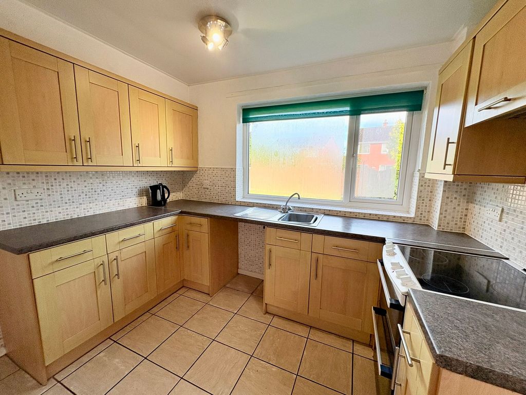 Property photo 2 of 34 Kitchen