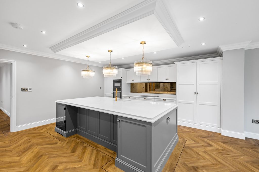 Property photo 3 of 34 4387645