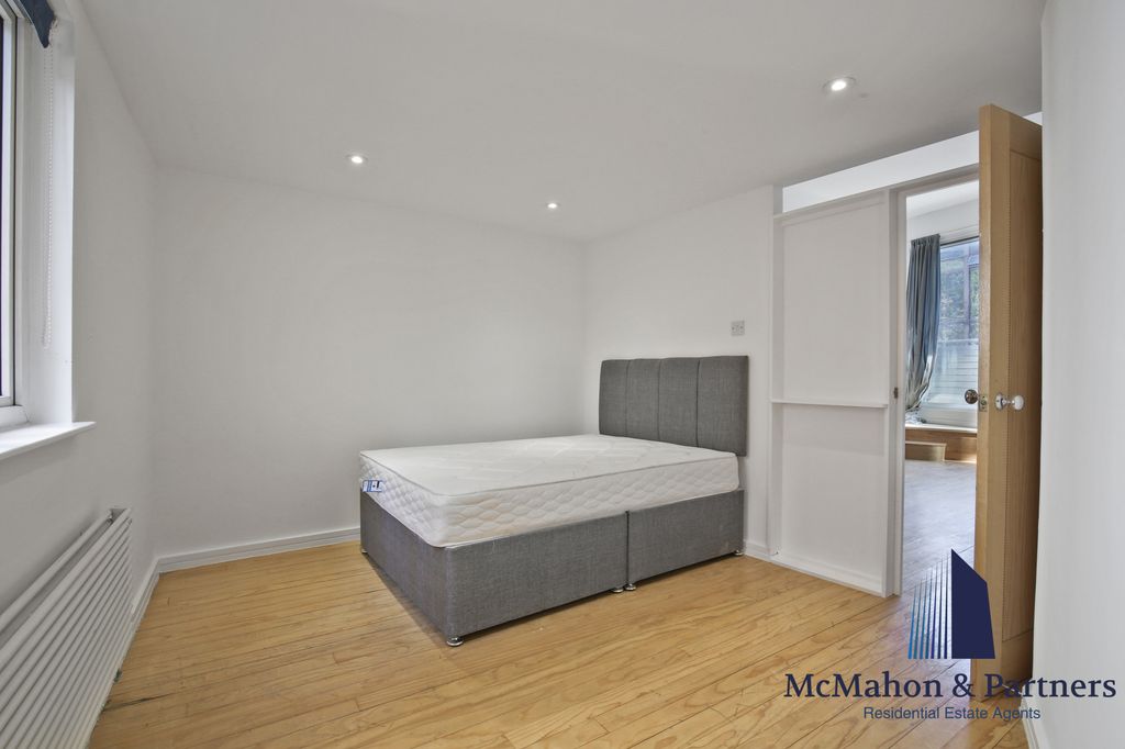 Property photo 3 of 5