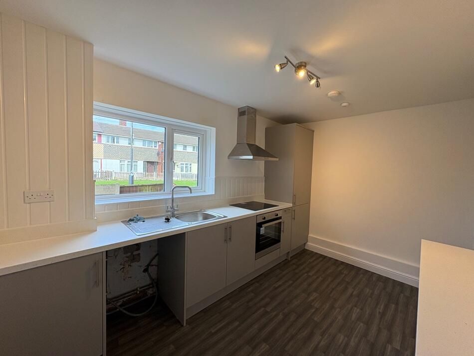 Property photo 2 of 14 Kitchen