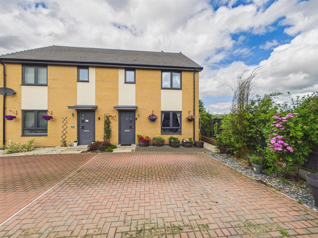 Property photo 1 of 15 Outside