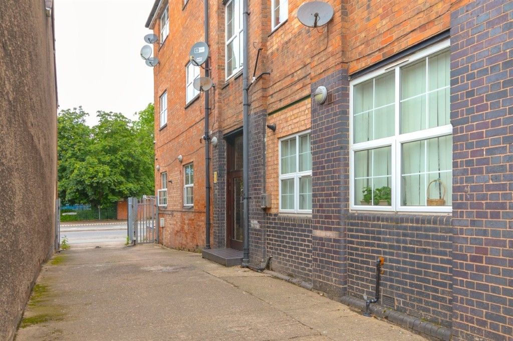 Property photo 3 of 8