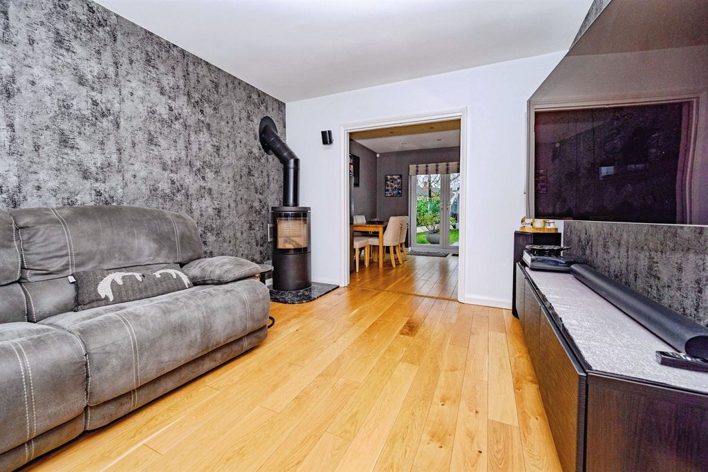 Property photo 2 of 21