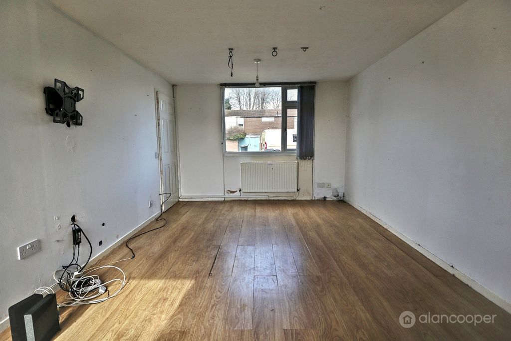 Property photo 3 of 16 4009863